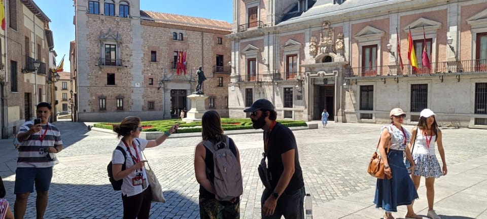Madrid: 1.5-Hour City Highlights Guided Walking Tour - Plaza de Santa Ana, Congress of Deputies, and Neptune Fountain: politics, atmosphere, and a famous splash