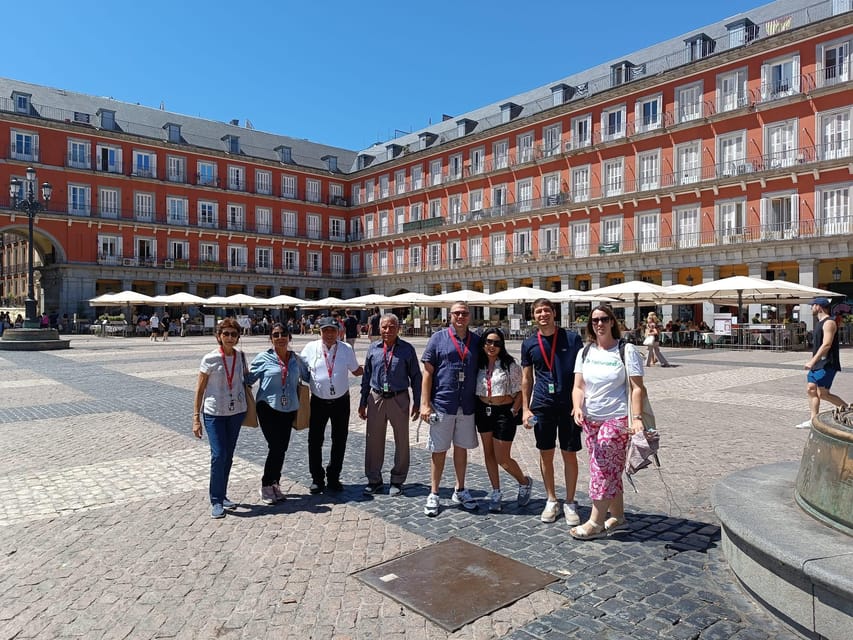 Madrid: 1.5-Hour City Highlights Guided Walking Tour - Group size, languages, and who this tour fits best
