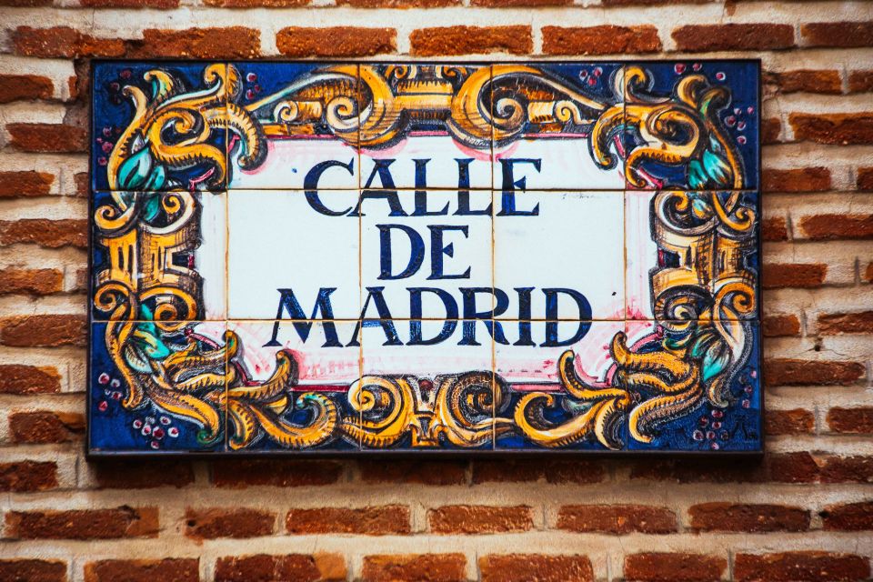 Madrid: 1.5-Hour Private Kick-Start Tour with a Local - English-Language Guide and a Simple 1.5-Hour Plan