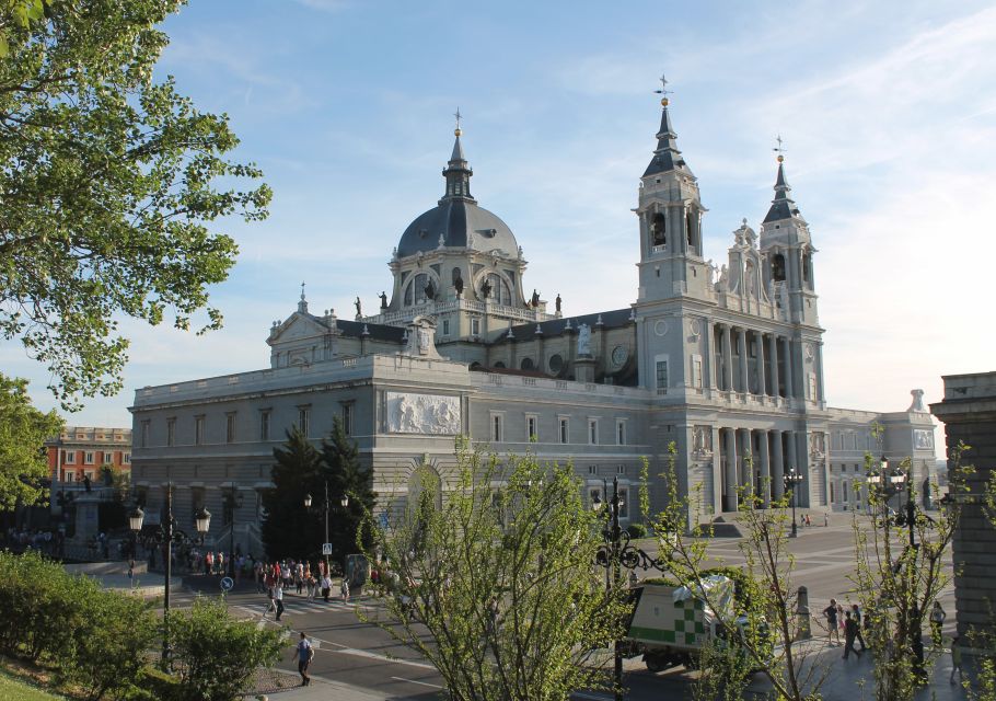 Madrid: 2-Hour City Highlights Guided Walking Tour - Congress of Deputies and Casa de Cervantes: power and literature in one loop