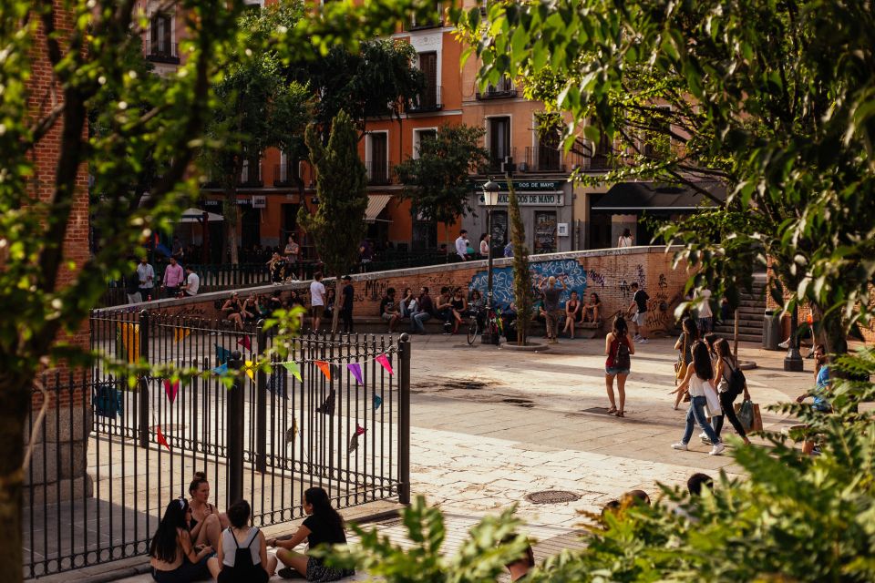 Madrid: 2-Hour Private City Tour Off the Beaten Track - Plaza del Dos de Mayo: the square that explains the neighborhood
