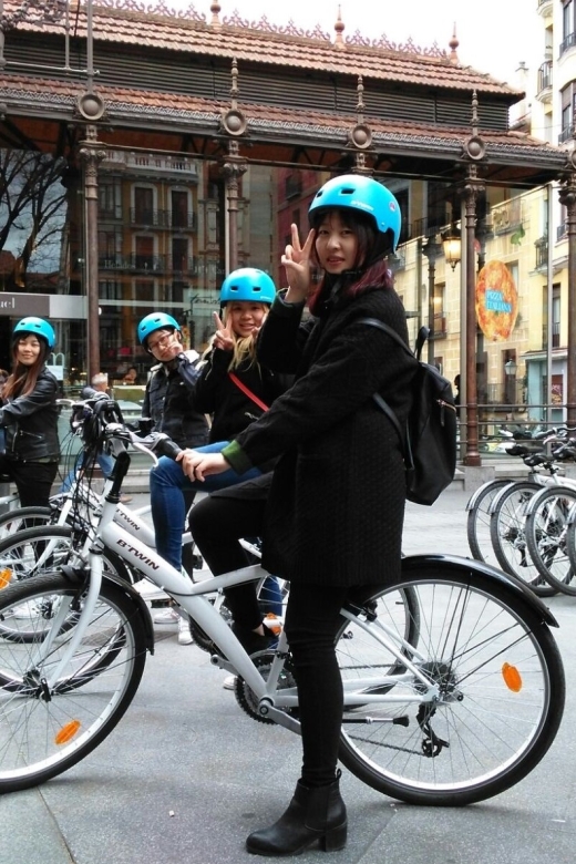 Madrid: 3-Hour Guided Bike Tour - Bike comfort, included gear, and what to bring