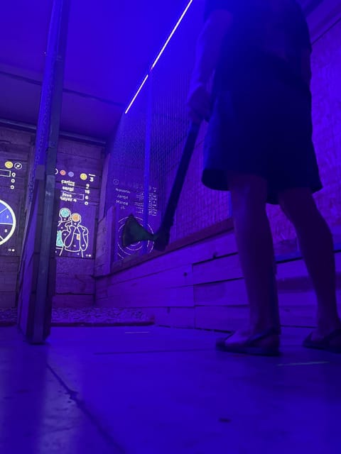 Madrid Atocha : Interactive Axe Throwing 1h - What’s included (and what you’ll pay for elsewhere)