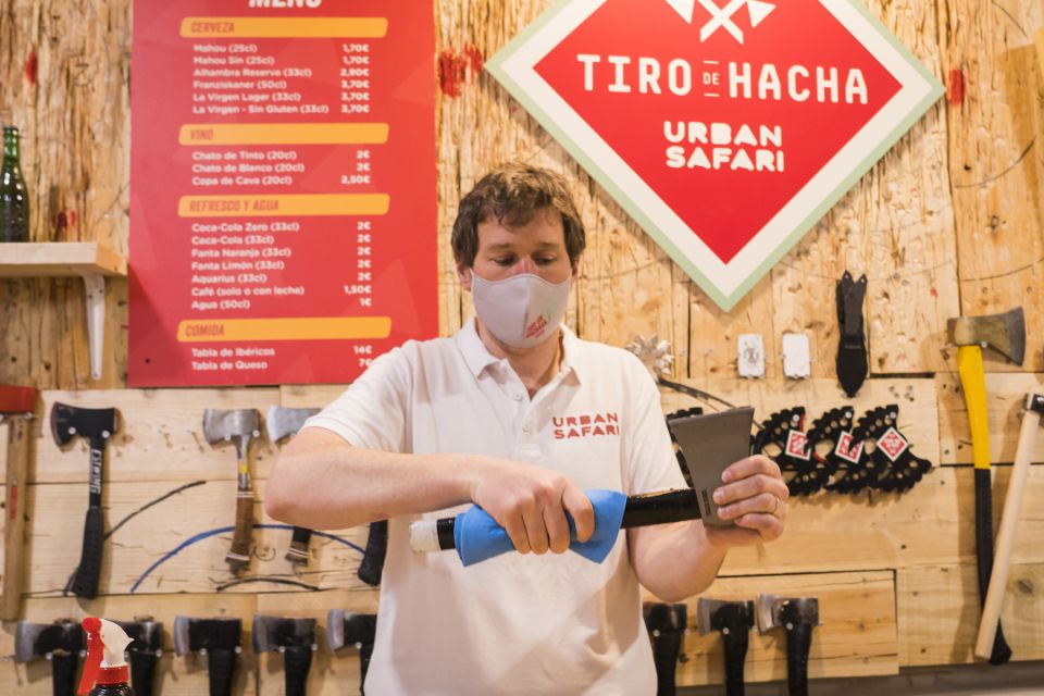Madrid: Axe Throwing Challenge - The competition round and the surprise gifts for top four
