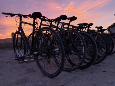 Madrid: bike rental - Meet at Oficina Naturanda Turismo Ambiental (Plaza España) and get rolling