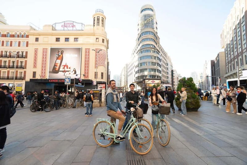 Madrid by bike + PhotoShooting - Retiro Park on a bike: calm views after the city roar