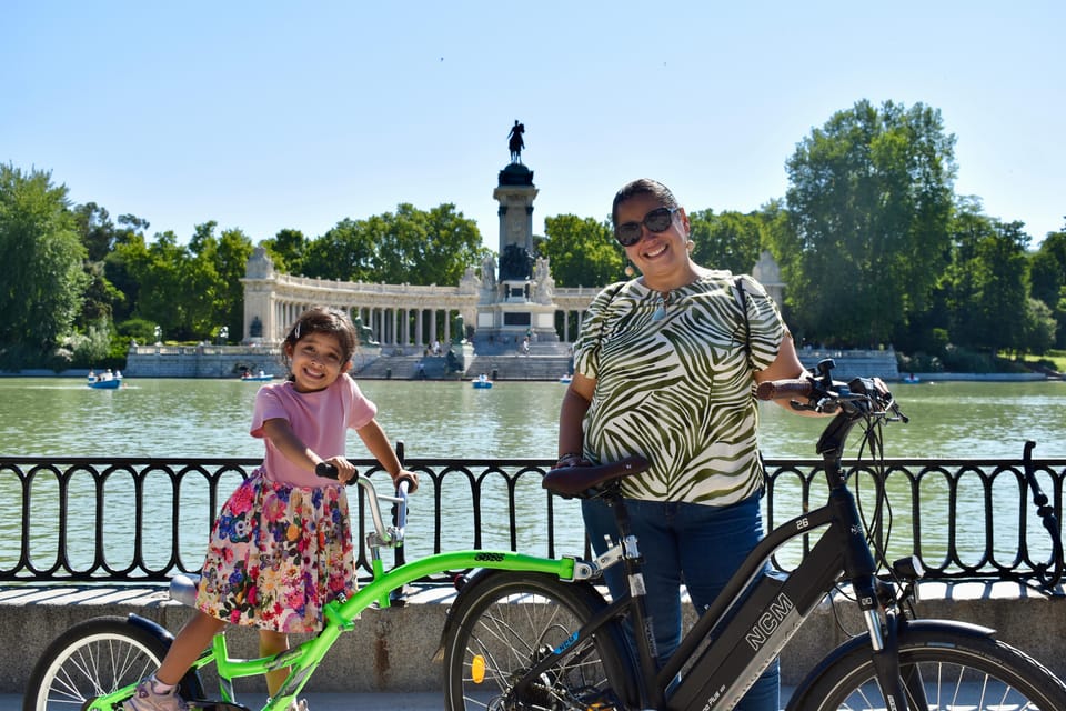 Madrid by bike + PhotoShooting - Museo del Prado area: iconic sights, guided viewpoints, not a full museum day