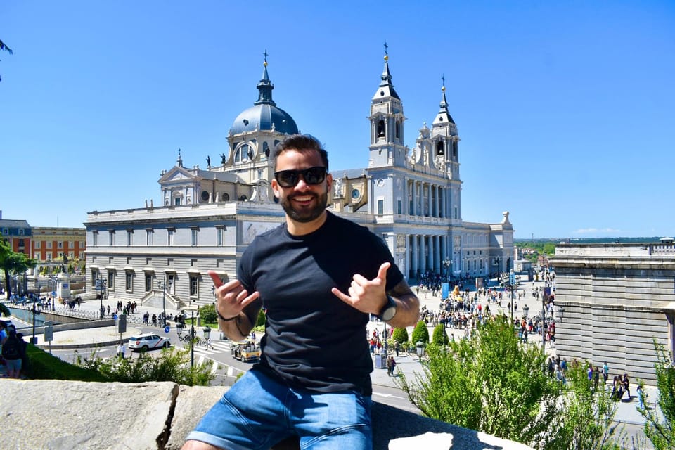 Madrid by bike + PhotoShooting - Almudena Cathedral and the Royal Palace viewpoint: the finale hits hard