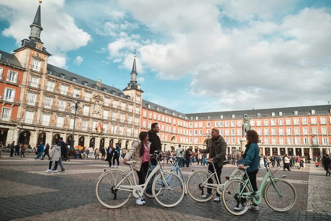 Madrid: City Highlights Guided Vintage Bike Tour - Plaza de la Villa, San Miguel Market, and Plaza Mayor in one run