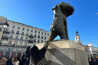 Madrid City Highlights Private Tour for kids and families - Back to the 9th century: Moorish walls and Madrid’s earliest shape