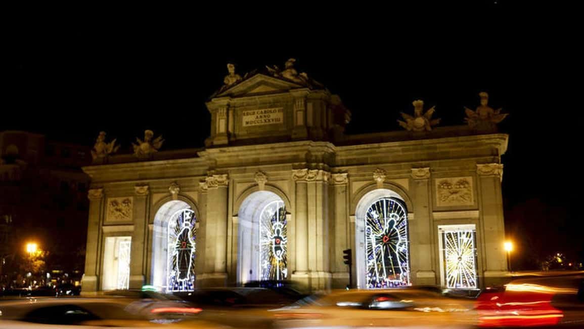 Madrid: City Highlights Tuk-Tuk Tour (2 hours) - Alcala Gate and Salamanca: The Big Finale Feel