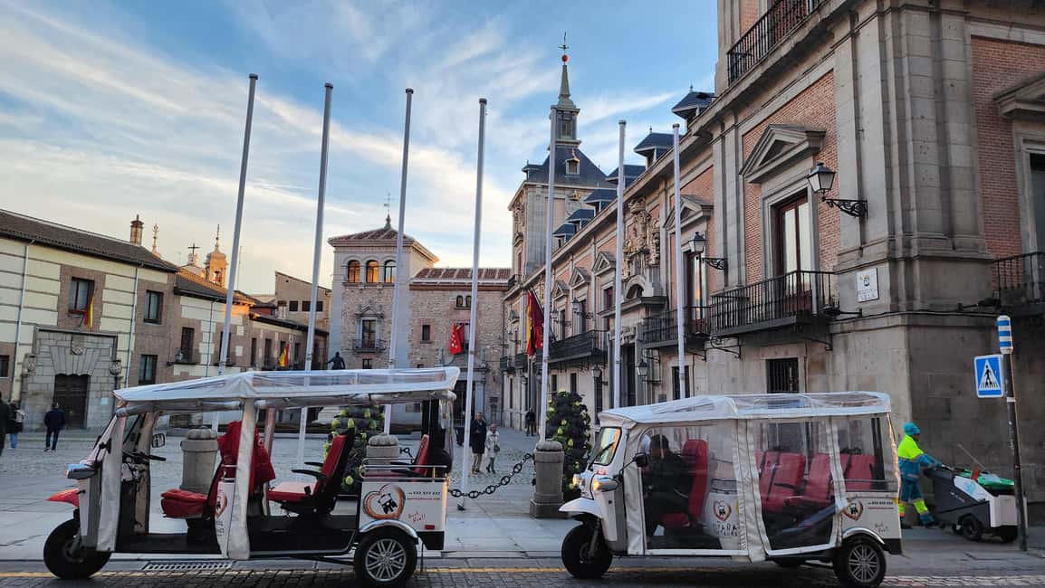 Madrid: Discover the Magic of This City by Tuk Tuk - Puerta del Sol and the Casa de Correos clock: tiny details, big Madrid meaning