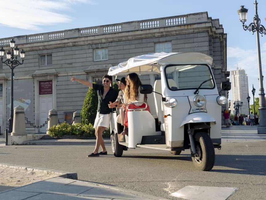 Madrid: Eco-Friendly, Private, and Unique Tuk Tuk Experience - Cibeles, Recoletos, and the BBVA area: classic Madrid prestige