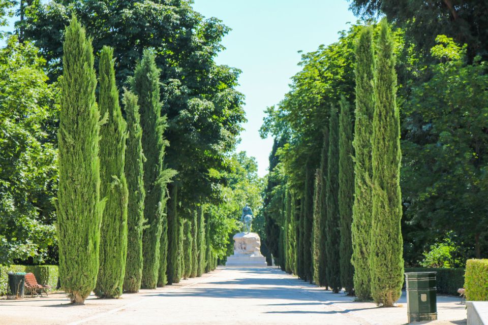 Madrid: El Retiro Park & City Sightseeing Audio Tour - Getting your bearings at Atocha Train Station