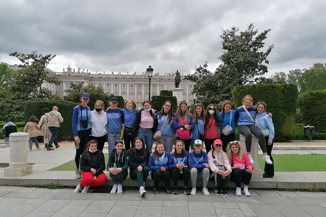 Madrid Essential: Walking Tour - Food and drink moments: churros and Madroño liqueur