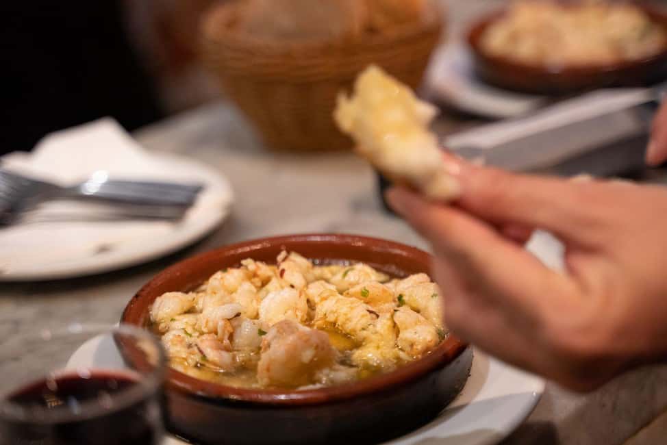 Madrid: Evening Tapas Tour with 5 Delicious Stops & Drinks - Stop 3: La Latina Bites and Madroño with Chorizo