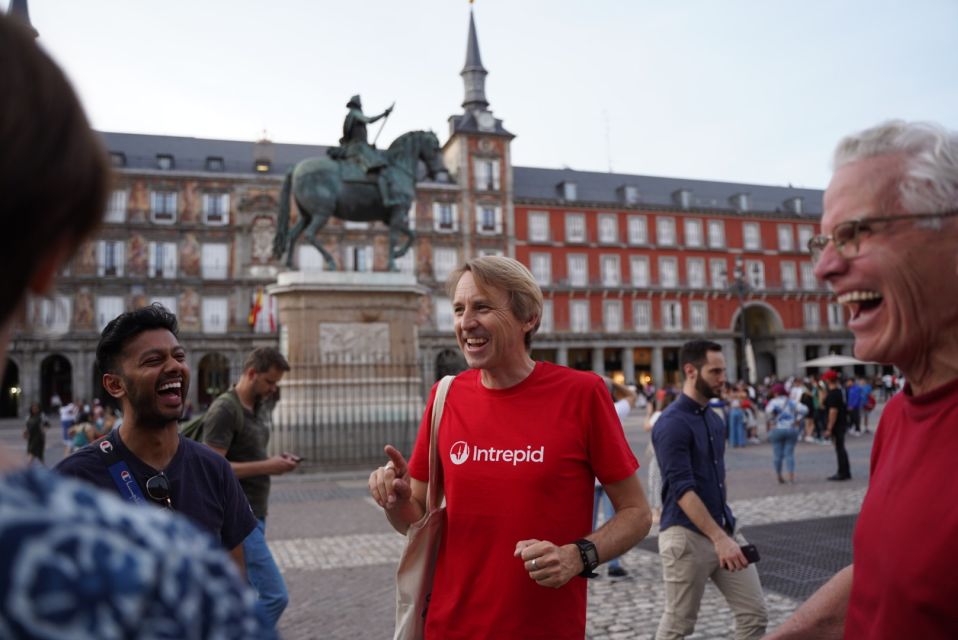 Madrid: Evening Tapas Tour with 5 Delicious Stops & Drinks - Stop 4: Plaza Mayor and the Bocadillo de Calamares Moment
