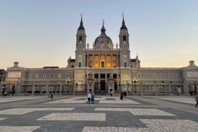 Madrid Evening Walking Tour and optional Flamenco Show - Puerta del Sol: The Quick Jump Into Madrid’s Downtown Energy