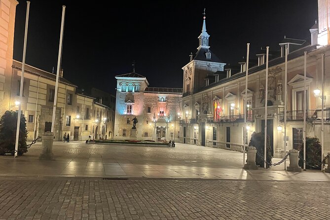 Madrid Evening Walking Tour and optional Flamenco Show - The Tour’s Packed Street Moment: How to Enjoy It Without Losing Your Group