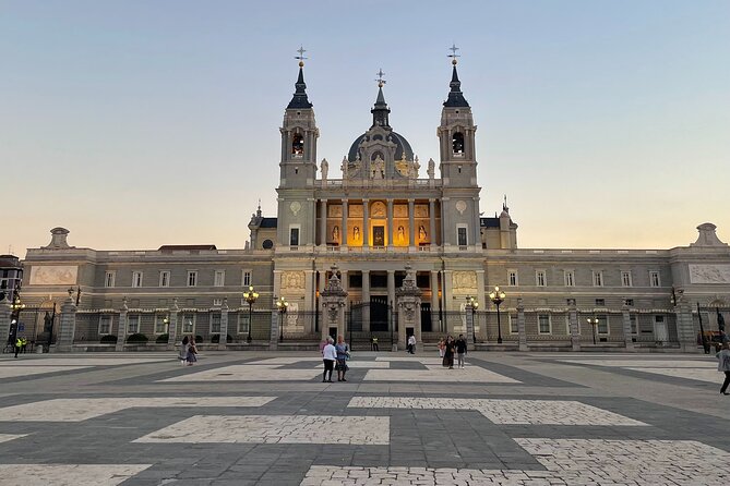 Madrid Evening Walking Tour and optional Flamenco Show - Puerta del Sol: The Quick Jump Into Madrid’s Downtown Energy