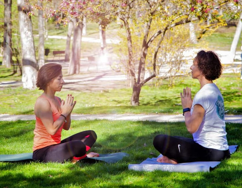 Madrid: Flow Yoga class in Retiro Park - Why Retiro Park works so well for outdoor flow yoga