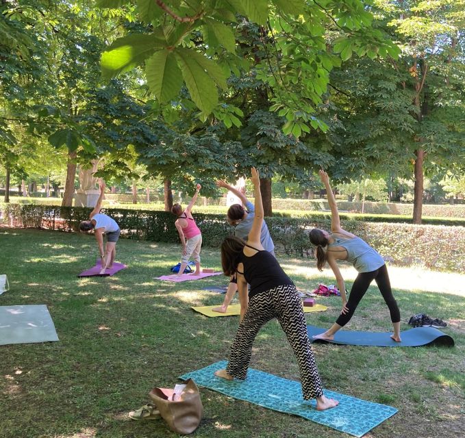 Madrid: Flow Yoga class in Retiro Park - A few practical details that affect comfort