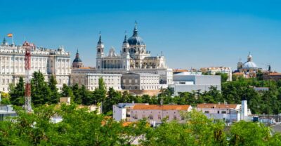 Madrid: Guided Highlights Walking Tour - How a walking route beats buses in Madrid