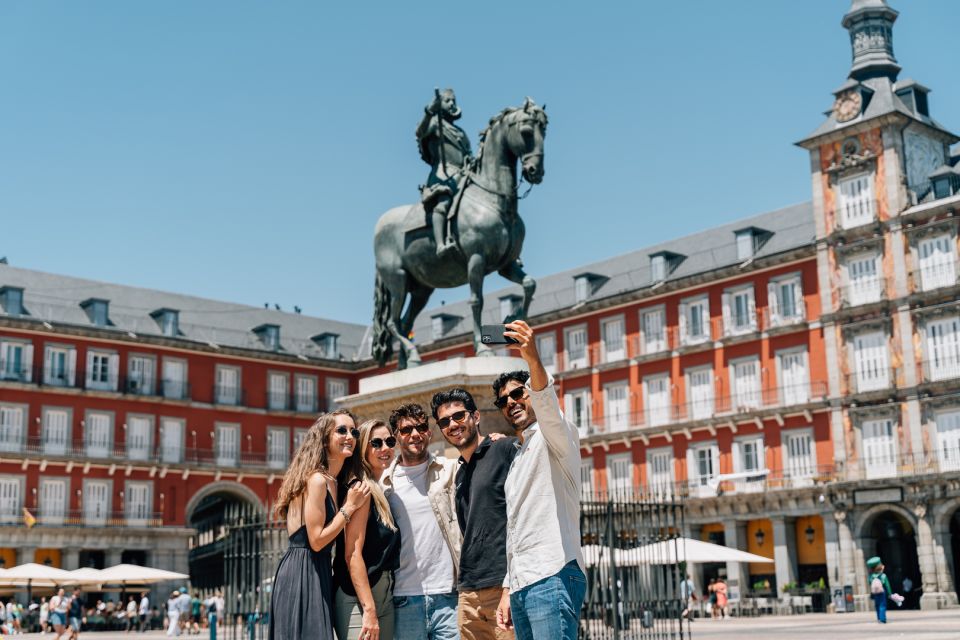 Madrid: Guided Tapas and Wine Tour with Terrace Visit - The local restaurant tastings: small plates with real personality
