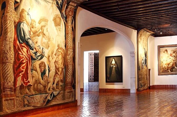 Madrid Guided Tour of the Descalzas Reales Monastery - Plaza de las Descalzas: the calm start (and why it matters)