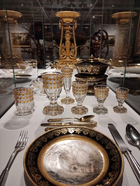 Madrid: Guided Tour of the Royal Collections Gallery - Habsburg rooms: tapestries, sculpture, and Charles I’s armor