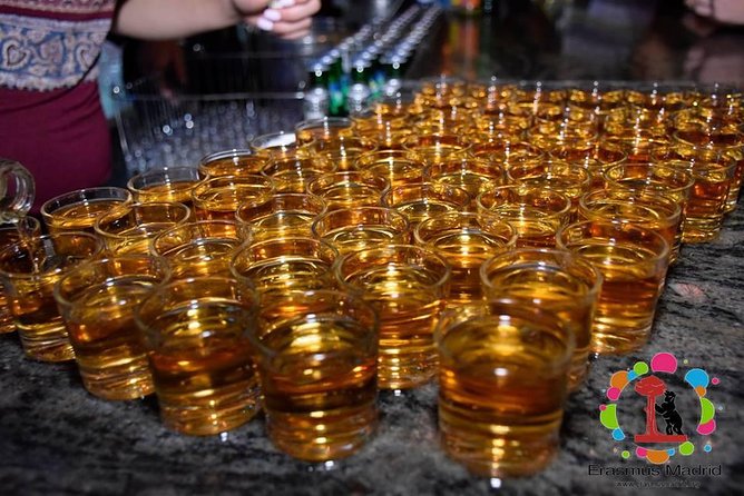 Madrid Halloween Pubcrawl – Open Bar, Shots & VIP Club Entry - Where you meet: the central starting point and why “on time” is real here