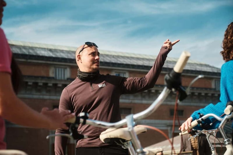 Madrid: Highlights Guided Vintage Bike Tour and Tapas Option - Why a 3-hour vintage bike loop is one of Madrid’s best “value hits”