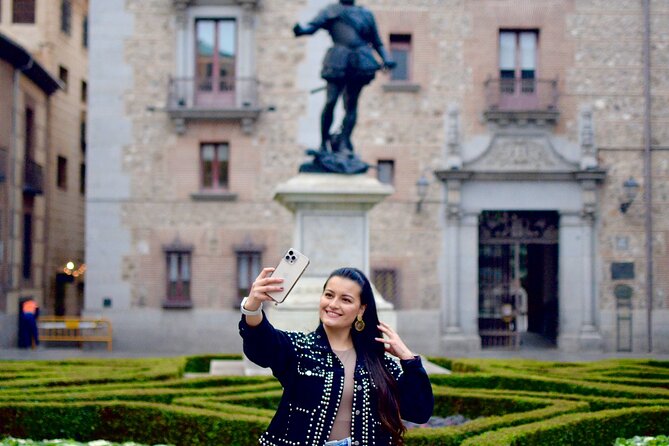 Madrid Highlights Private Tour with Prado Museum & Royal Palace - Coffee in an old art studio, then a proper lunch break