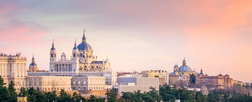 Madrid: History, Bites & Sips – An Intimate Tour Since 2018 - Plaza de la Villa and Plaza de la Cruz Verde: small stops with big context
