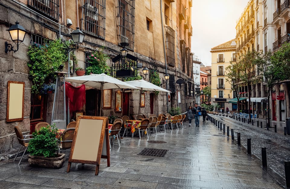 Madrid: History, Bites & Sips – An Intimate Tour Since 2018 - Almudena Cathedral and the Royal Palace area: finishing the timeline with scale