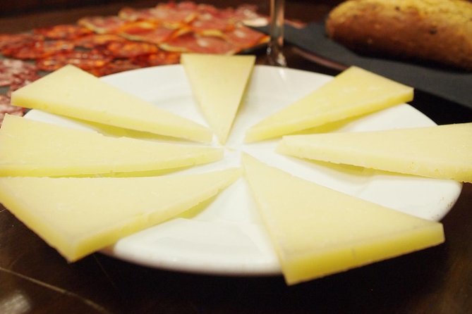 Madrid Local's Wine and Tapas Lunch Tour with a side of History - The tour pace: when it shines and when it may not fit