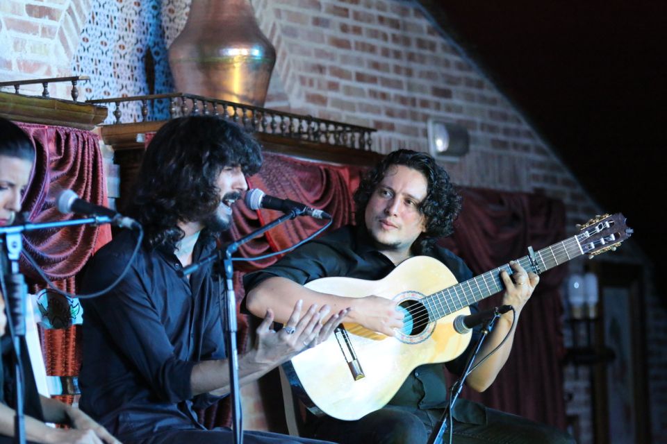 Madrid: Los Porches Flamenco Show with Tapas and Wine Ticket - Should You Book This Los Porches Flamenco Show?