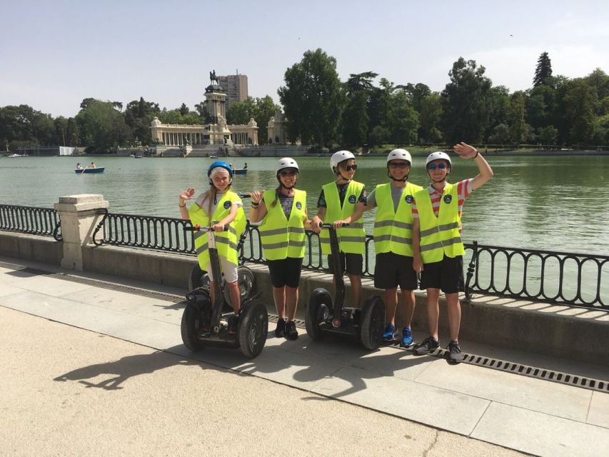 Madrid: Madrid Rio Park Segway Private Tour - City monuments seen from a smarter angle