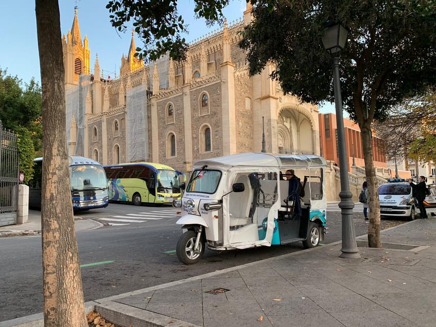Madrid: Make your own 60 minutes tuk tuk tour - The driver-guide: stories, timing, and language reality checks