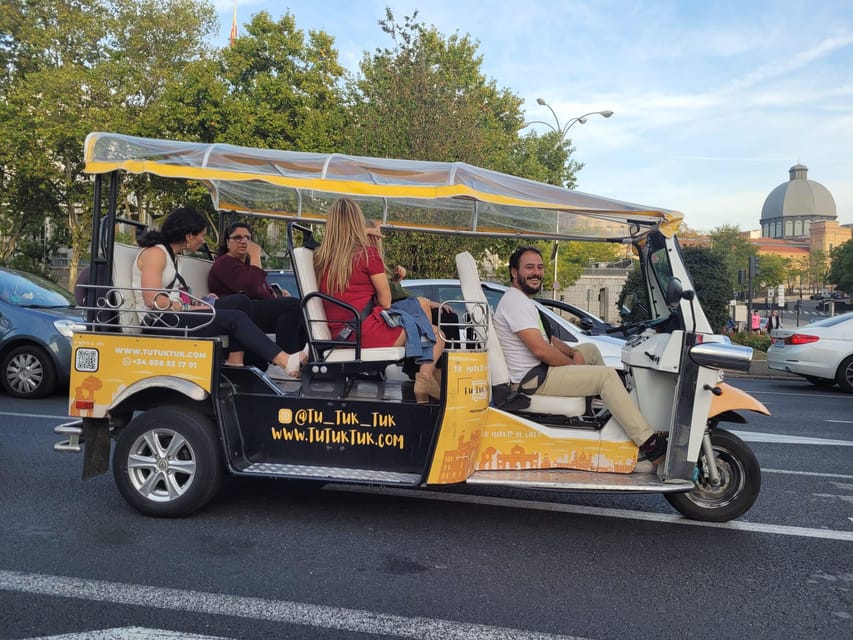 Madrid: Modern tour with Private guide in yellow tuk tuk - Starting at Plaza Isabel II: where to meet and what to look for