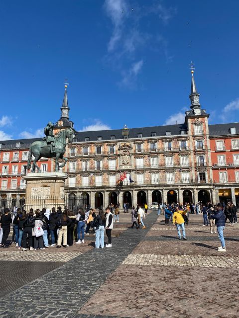 Madrid: Monastery of Descalzas Reales Tour with Tickets - The One-Hour Guided Visit: Chapels, Choir, and What You’ll Actually See