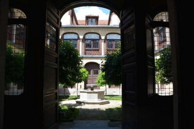 Madrid: Monastery of Descalzas Reales Tour with Tickets - Entering the Convent: From Sober Facade to Painted Interiors