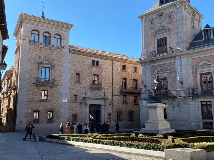 Madrid: Monastery of Descalzas Reales Tour with Tickets - The Main Staircase and 16th–17th Century Murals