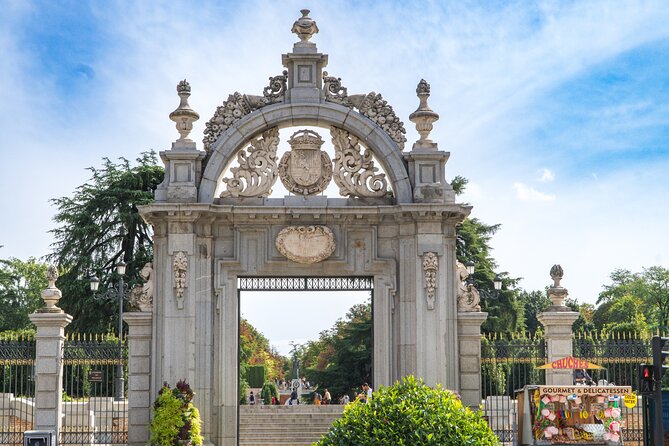 Madrid Monumental and Retiro Park : Gran Vía, Cibeles and more - Gran Via: architecture stories along the Madrid Roadway