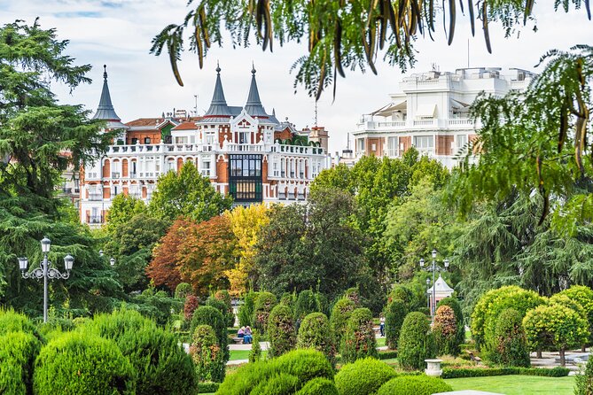 Madrid Monumental and Retiro Park : Gran Vía, Cibeles and more - Retiro Park at the end: Crystal Palace, Big Pond, and an easy landing