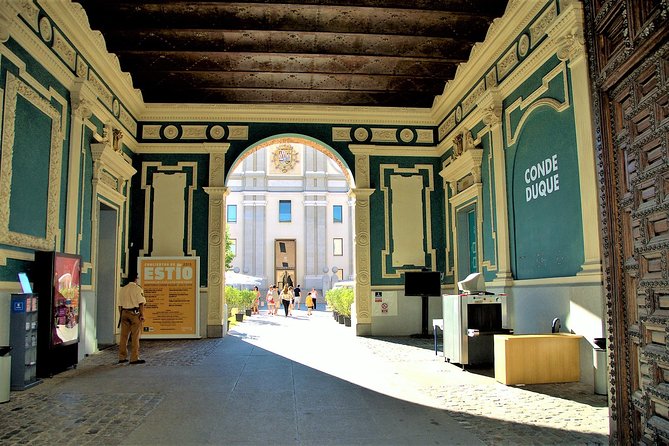Madrid off the Beaten Path: Private Walking Tour (Customizable) - The tapas and drink break: included, and usually the highlight
