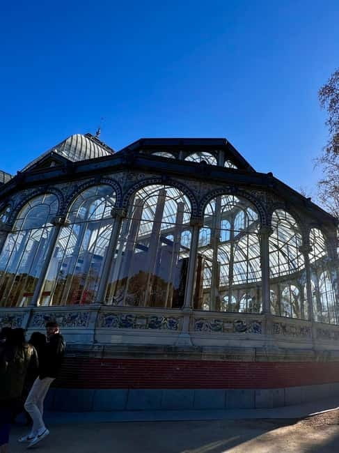 Madrid on foot: From Debod to Retiro - The Royal Palace area: biggest in Western Europe, plus the Almudena zone