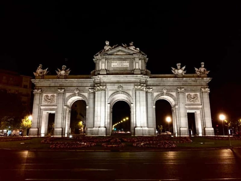 Madrid on foot: From Debod to Retiro - Plaza Mayor: four-plus centuries in one square
