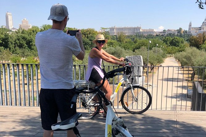 Madrid Parks Bike or e-bike Tour: Riverside & Casa de Campo - Stop 2: Casa de Campo’s big-park feel (and why it’s more than a “scenic break”)