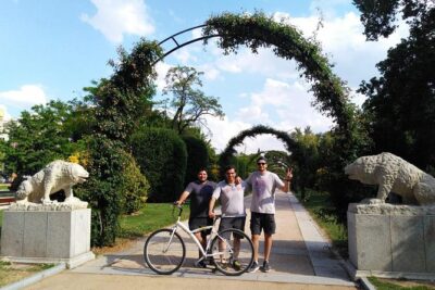 Madrid Parks Bike or e-bike Tour: Riverside & Casa de Campo - Stop 1: Madrid Río and the Manzanares River park you can actually ride